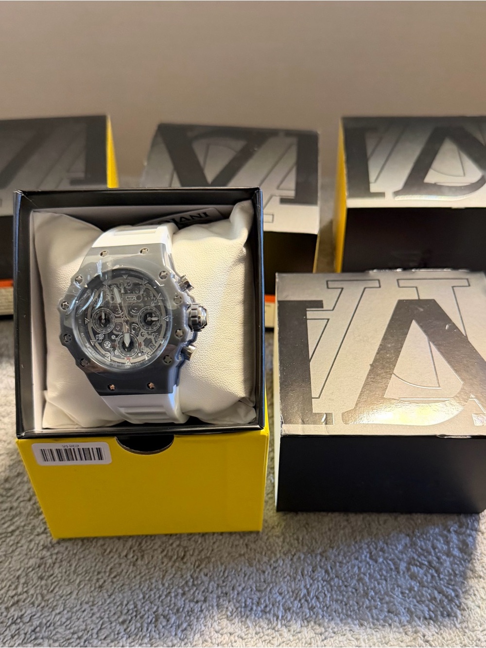 NWT Acrylic 41mm Invicta Racing Watch
